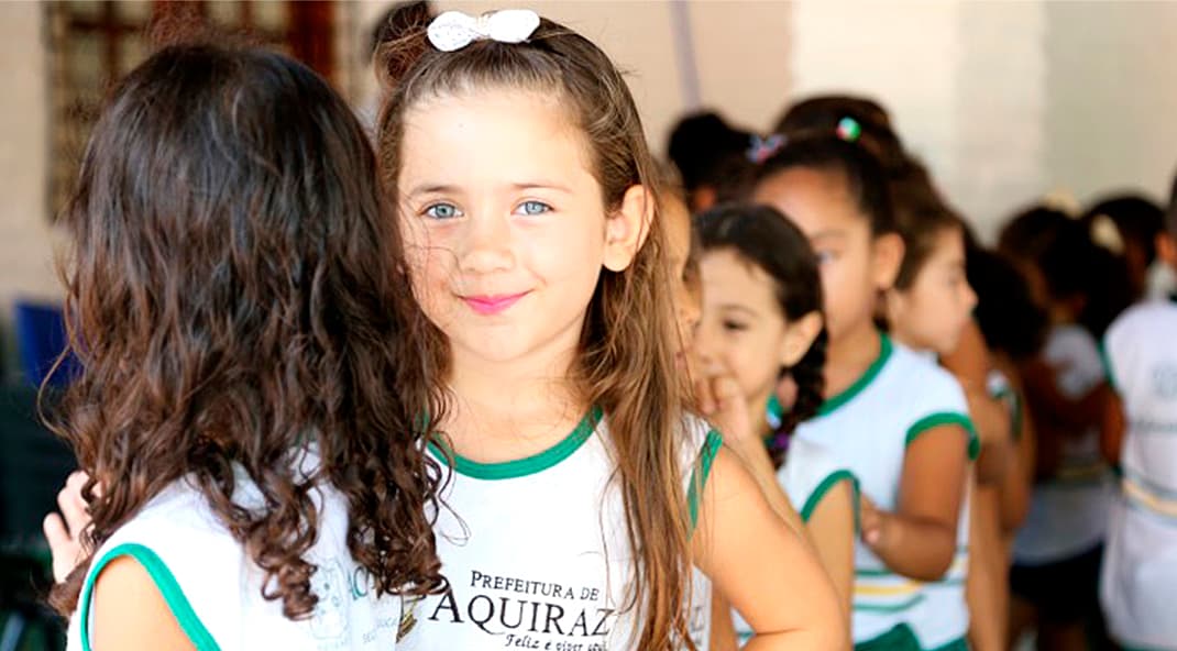Teatro de bonecos encanta crianças no projeto CDF